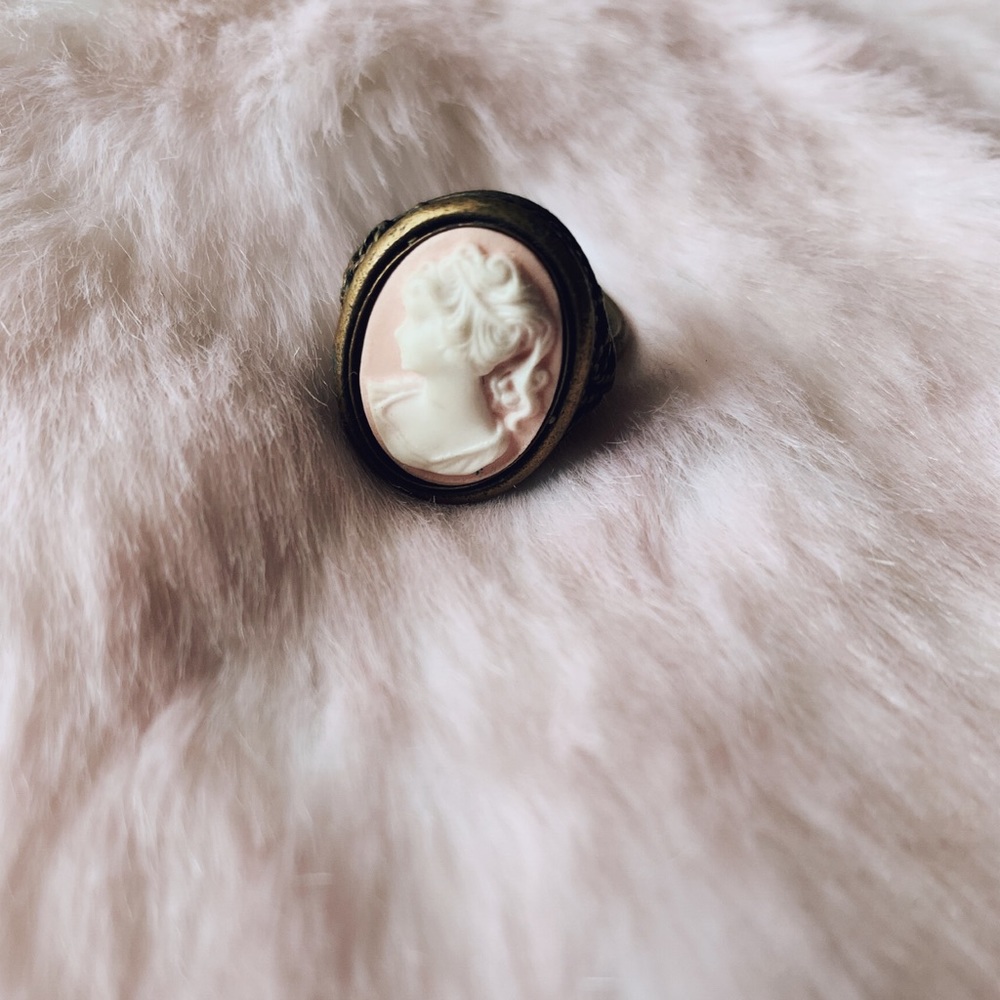 Cameo Ring